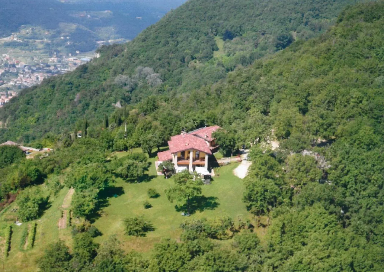 La FIOCCHINA - Magic Place - Salò - Garda Lake - countryside farmhouse, inside the middle of the lake Itália