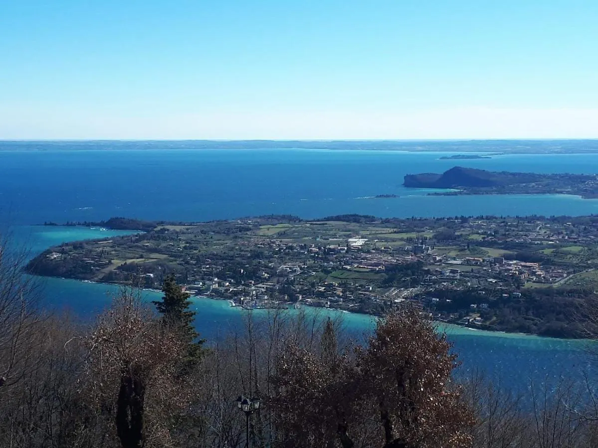 La FIOCCHINA - Magic Place - Salò - Garda Lake - countryside farmhouse, inside the middle of the lake Itália