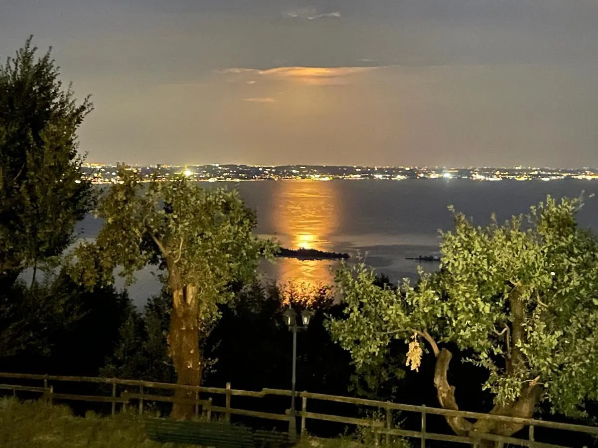 La FIOCCHINA - Magic Place - Salò - Garda Lake - countryside farmhouse, inside the middle of the lake