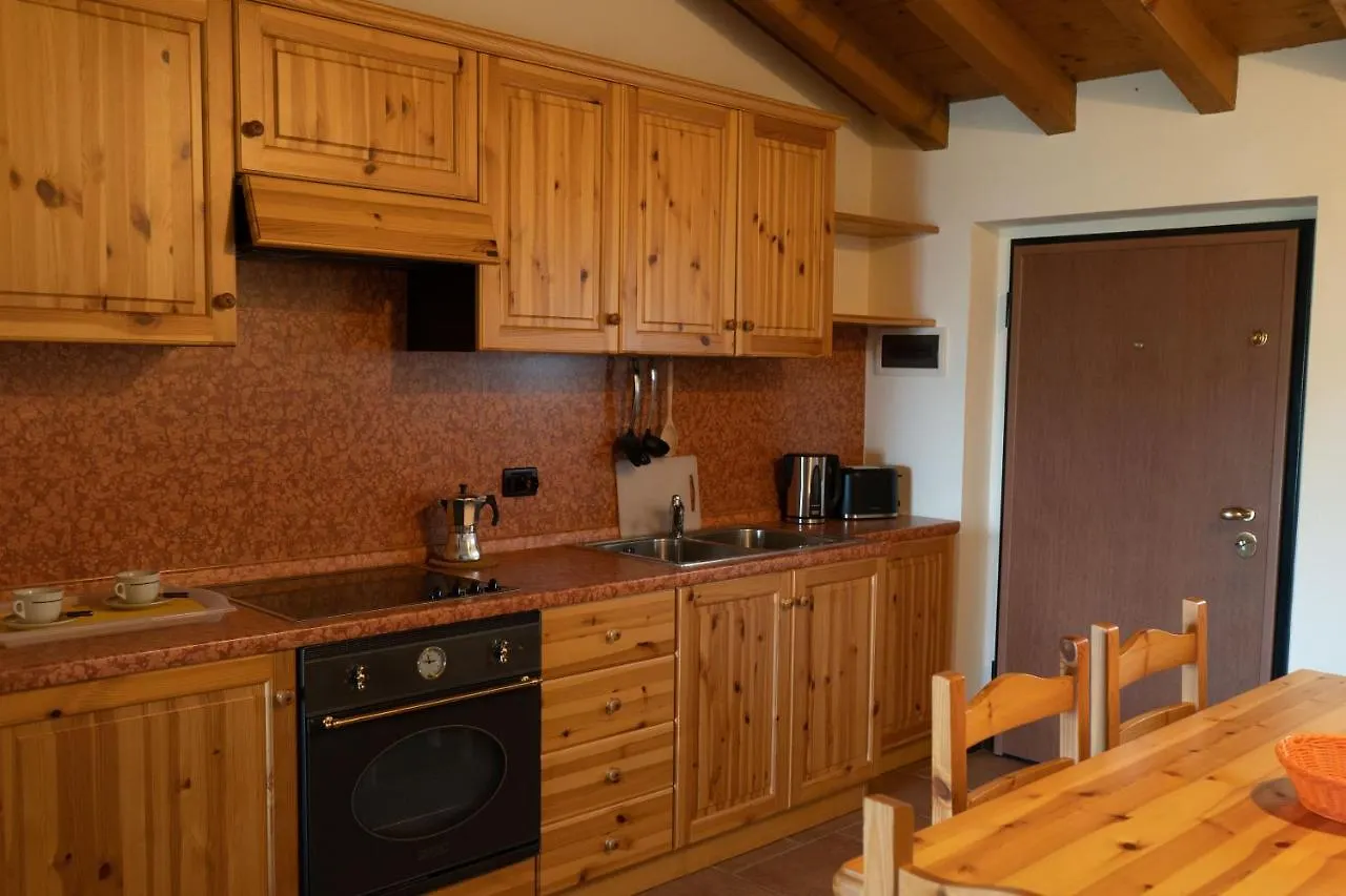 La Fiocchina - Magic Place - Apartments & Studios In Garda Lake - Countryside Farmhouse, Inside The Middle Of The Lake Salò Panzió