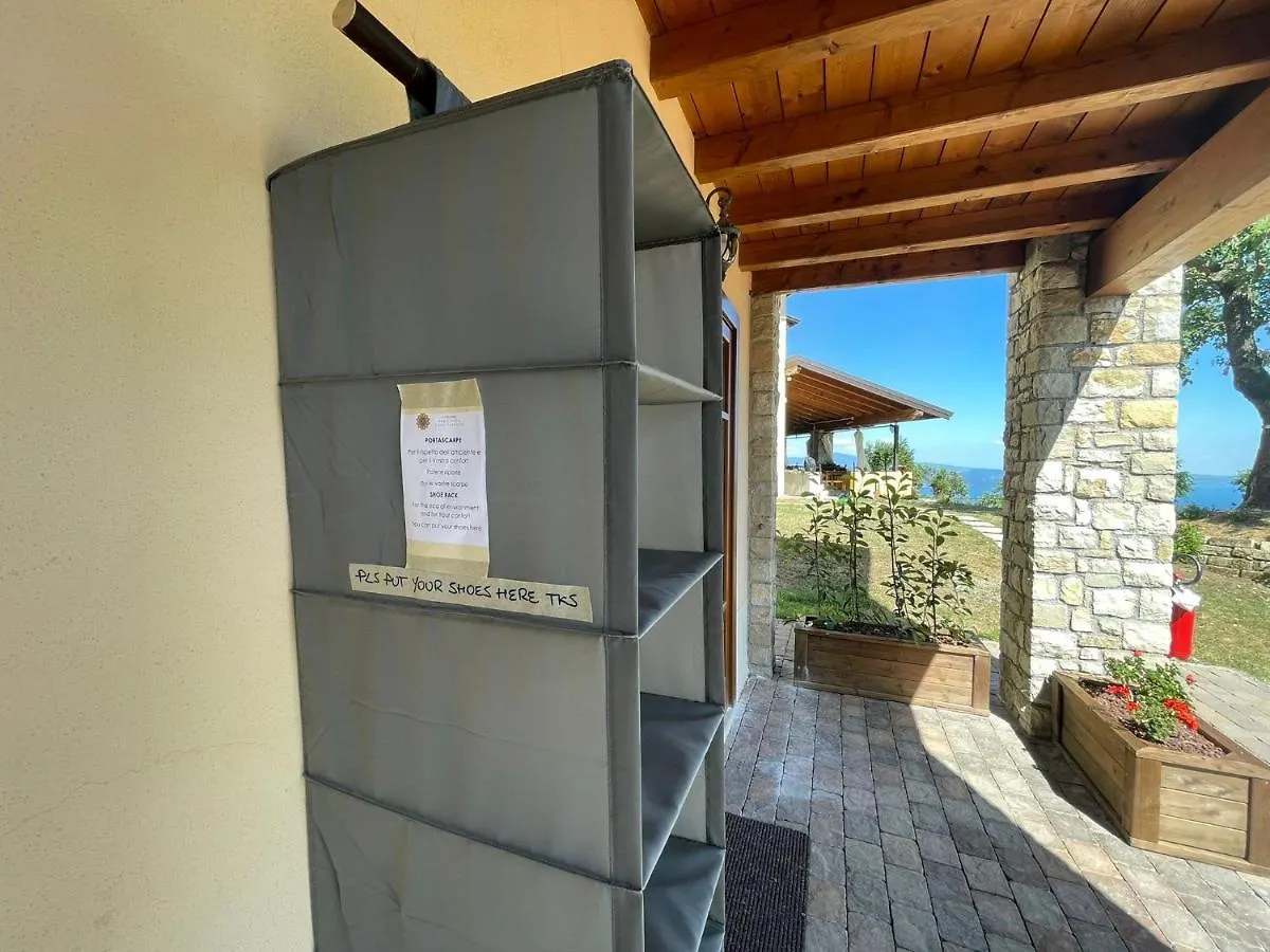 La Fiocchina - Magic Place - Apartments & Studios In Garda Lake - Countryside Farmhouse, Inside The Middle Of The Lake Salò