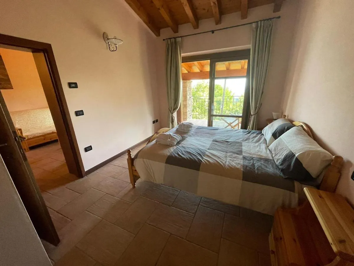 Panzió La Fiocchina - Magic Place - Apartments & Studios In Garda Lake - Countryside Farmhouse, Inside The Middle Of The Lake Salò Olaszország